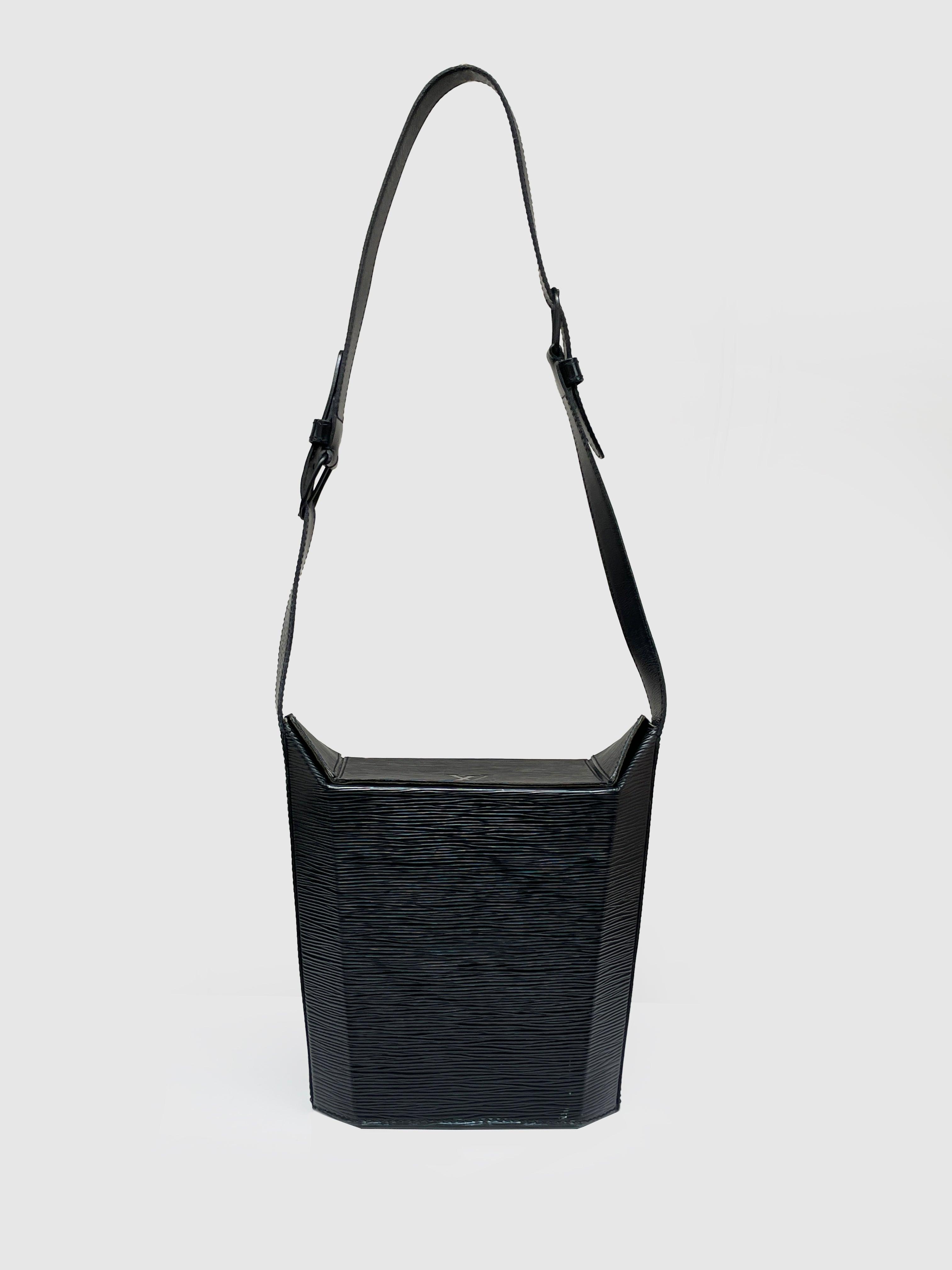 Louis Vuitton "Sac Seau" - Second Nature Boutique