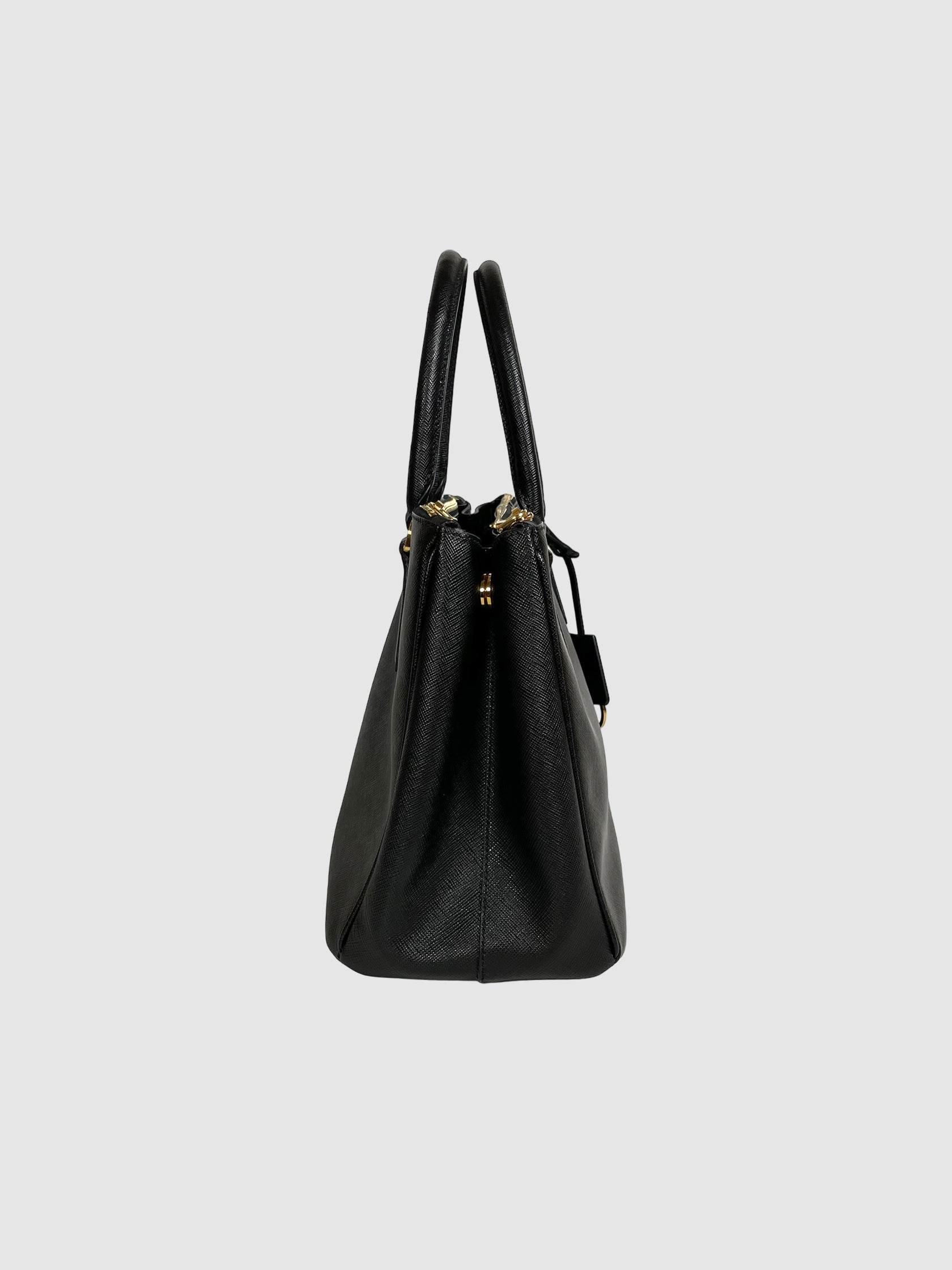 Medium Galleria Double Zip Saffiano Tote