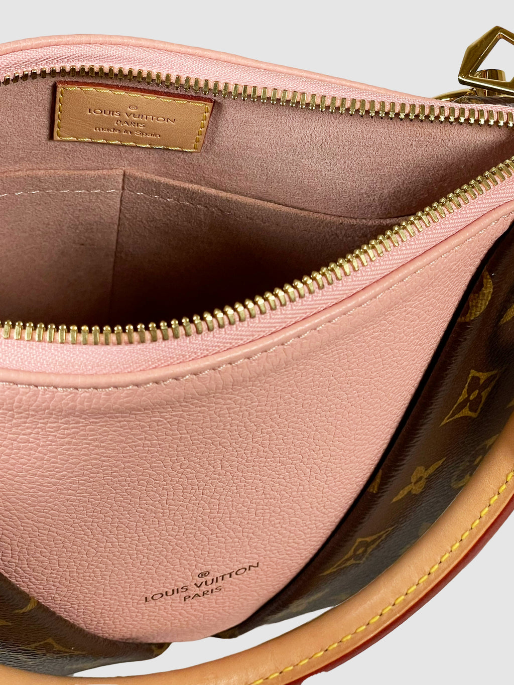 Louis Vuitton Monogram V Tote BB