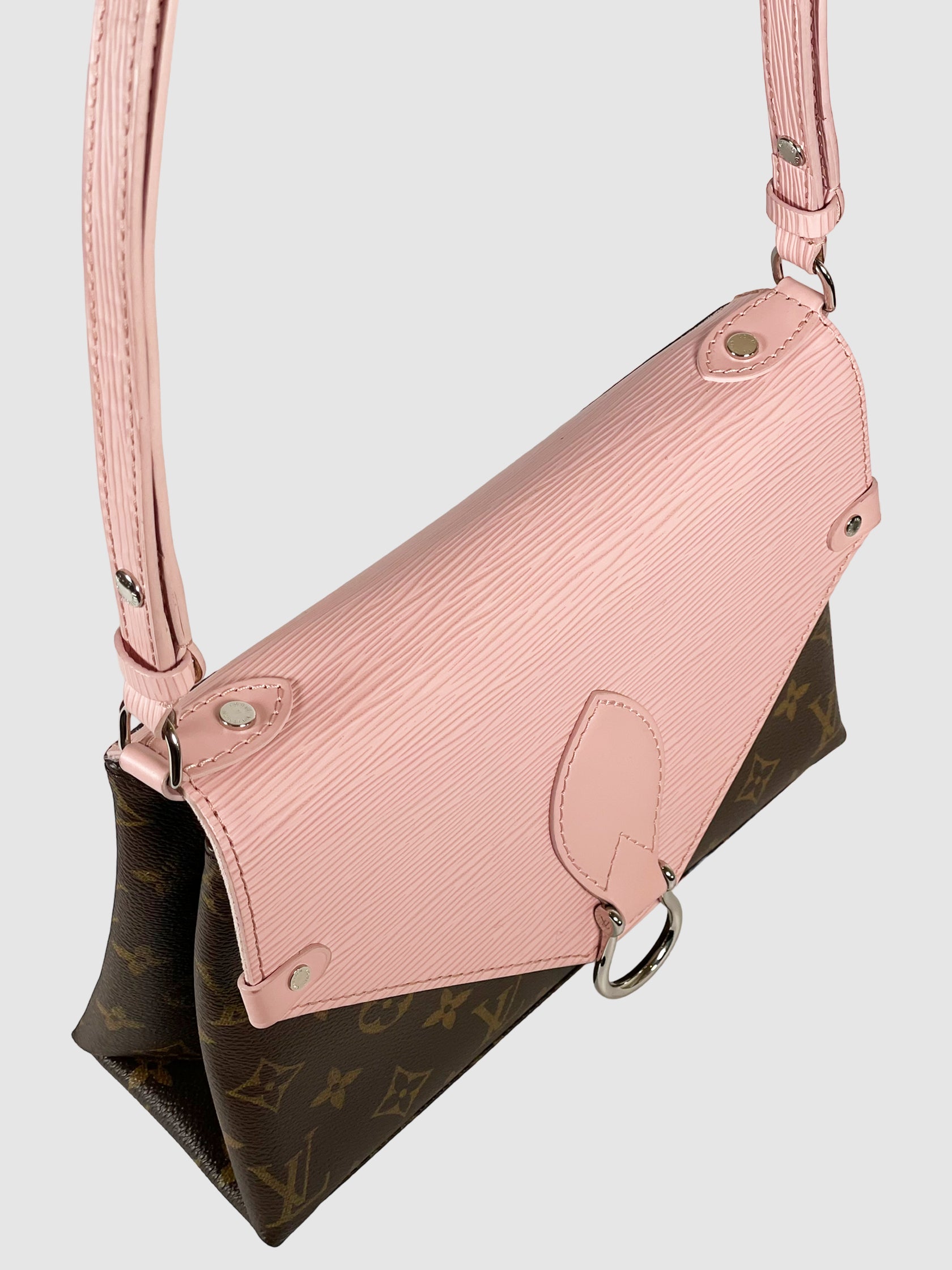 Louis Vuitton Epi Monogram Saint Michel