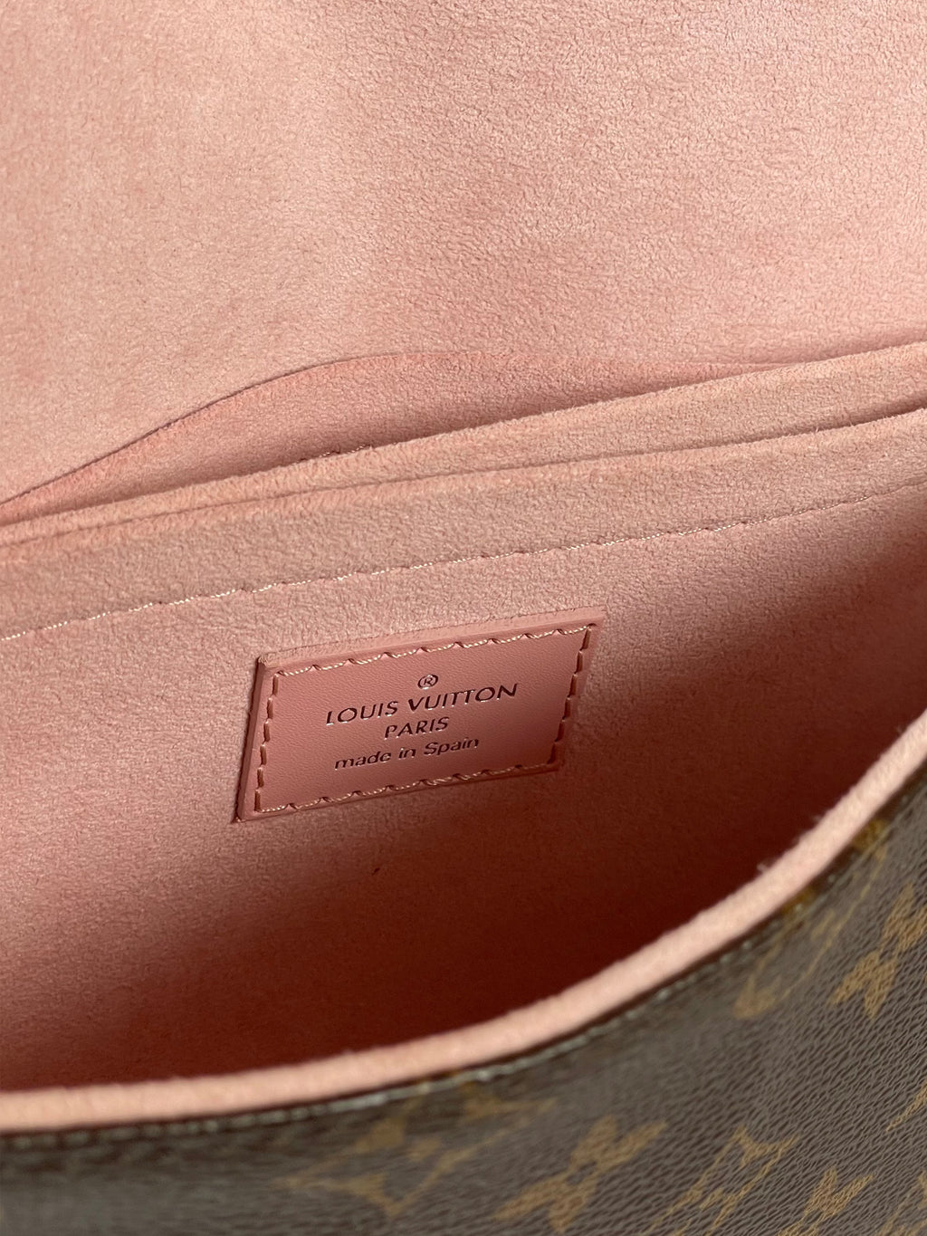 Louis Vuitton Epi Monogram Saint Michel