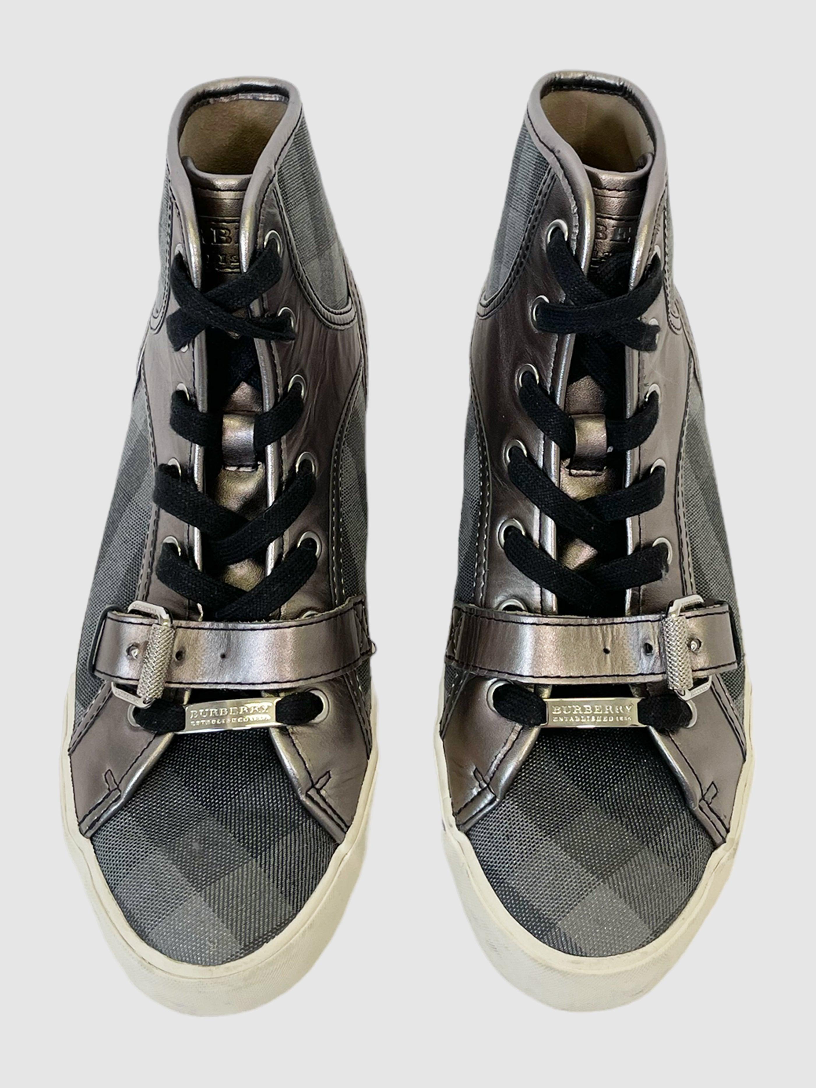 Burberry - Size 39 - Second Nature Boutique