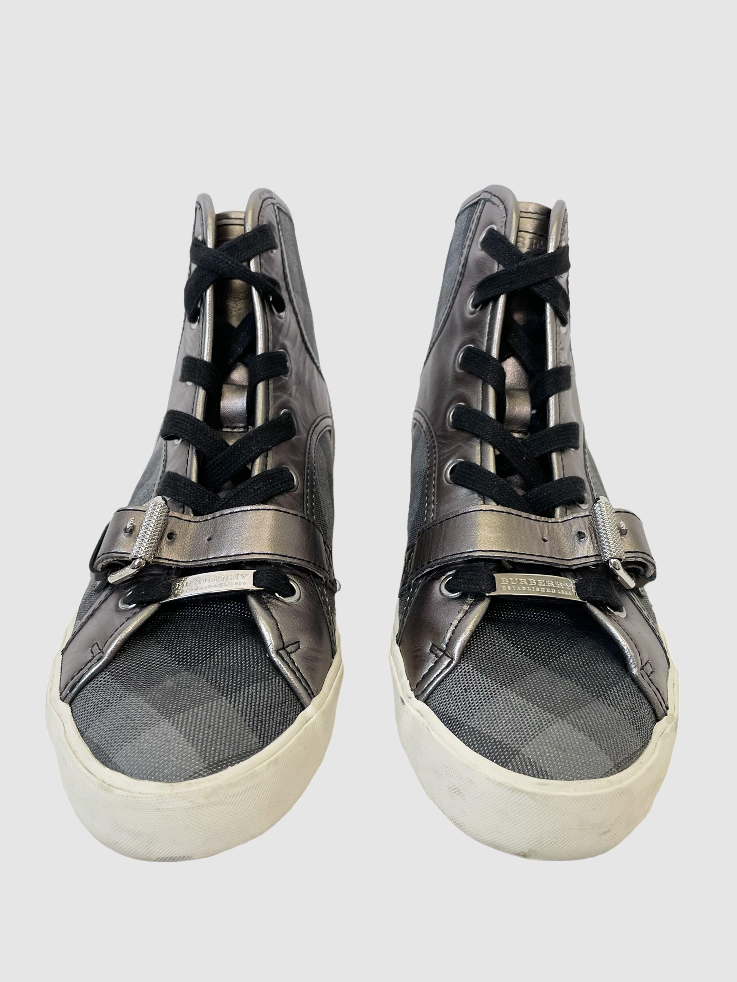 Burberry - Size 39 - Second Nature Boutique