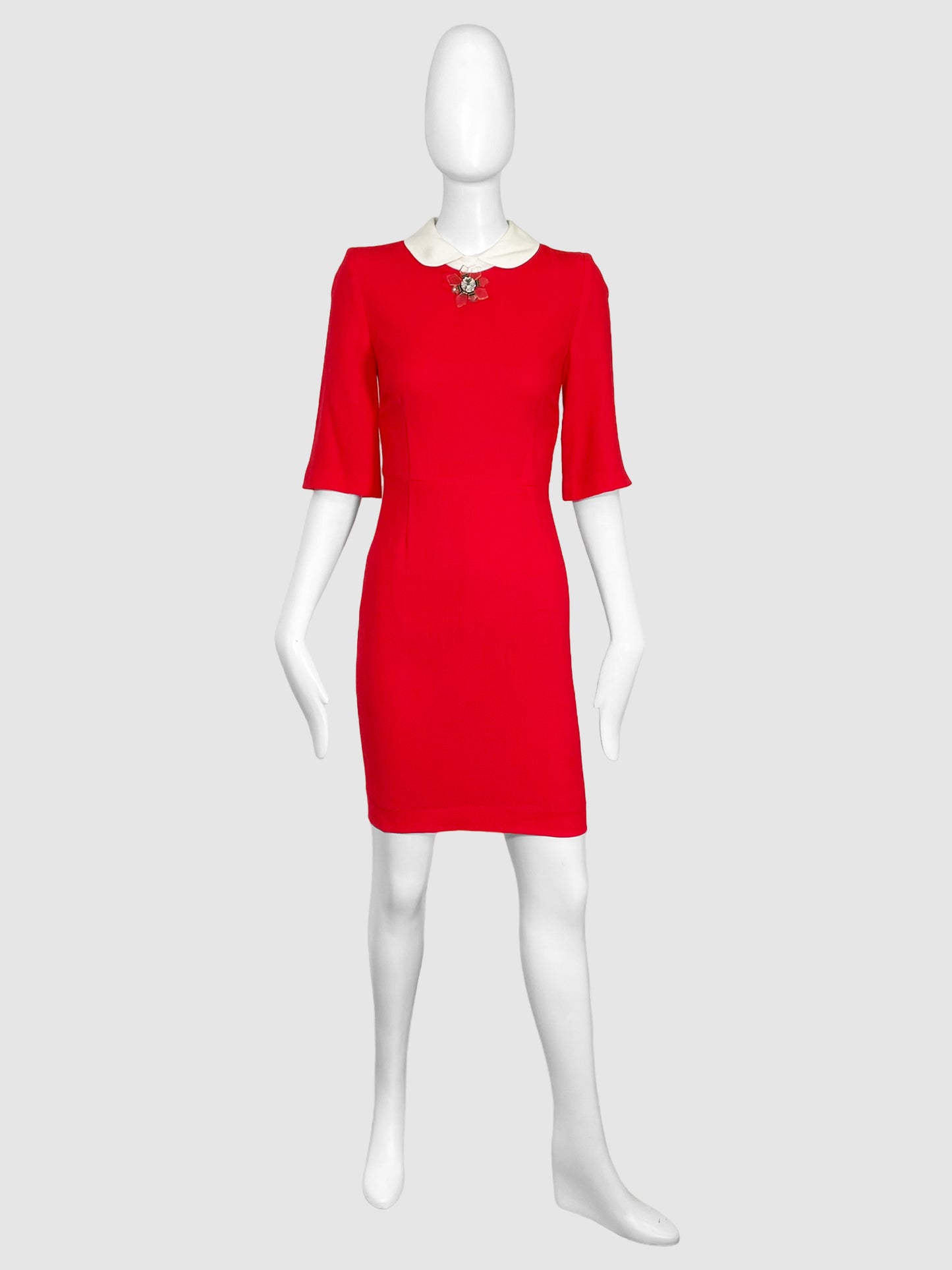 Goat Red Three-Quarter Sleeve Dress with Brooch and White Collar - Size 2