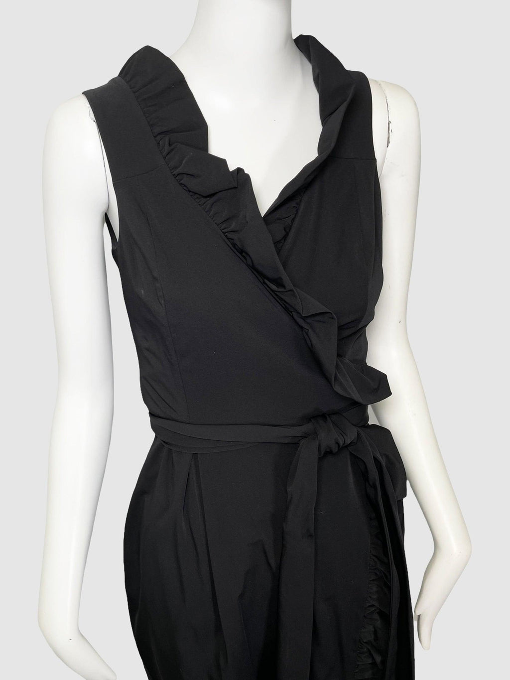 Diane Von Furstenberg - Size 4 - Second Nature Boutique