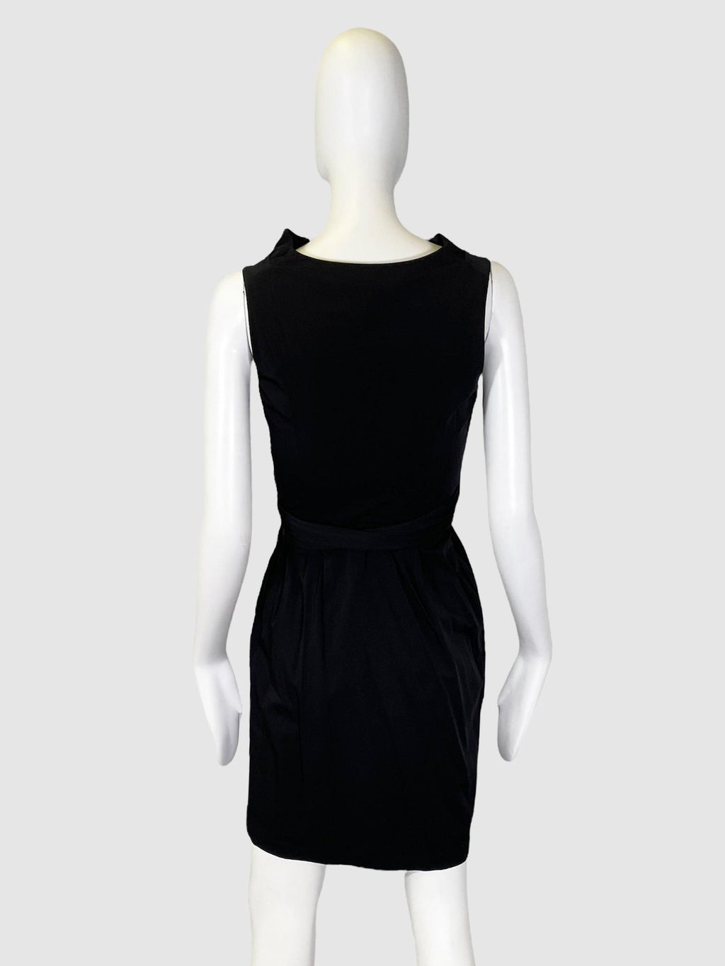 Diane Von Furstenberg - Size 4 - Second Nature Boutique