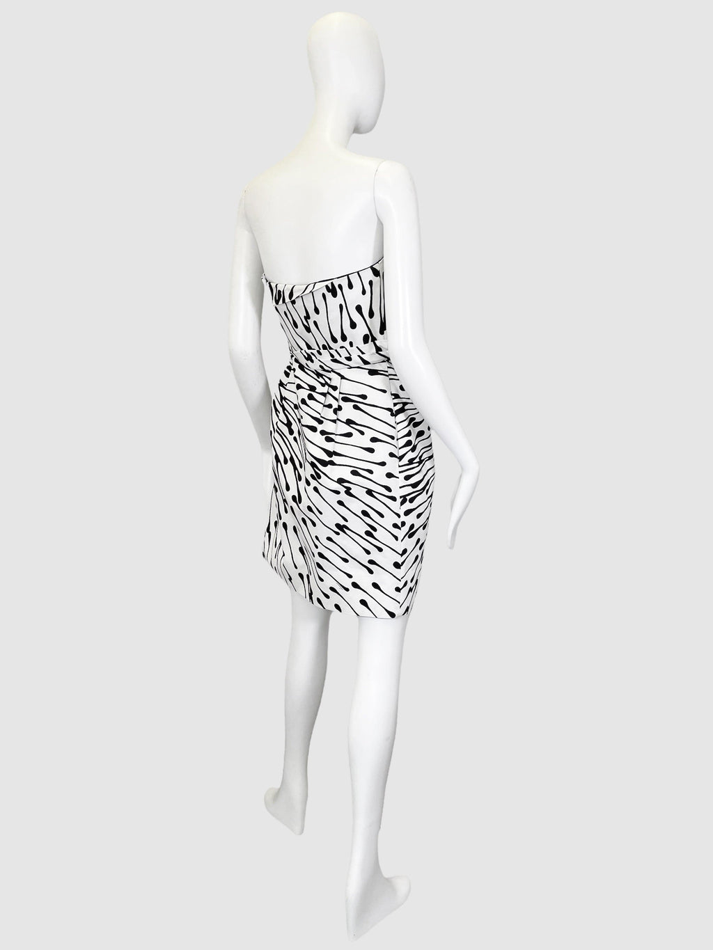 Gucci - Size 42 - Second Nature Boutique