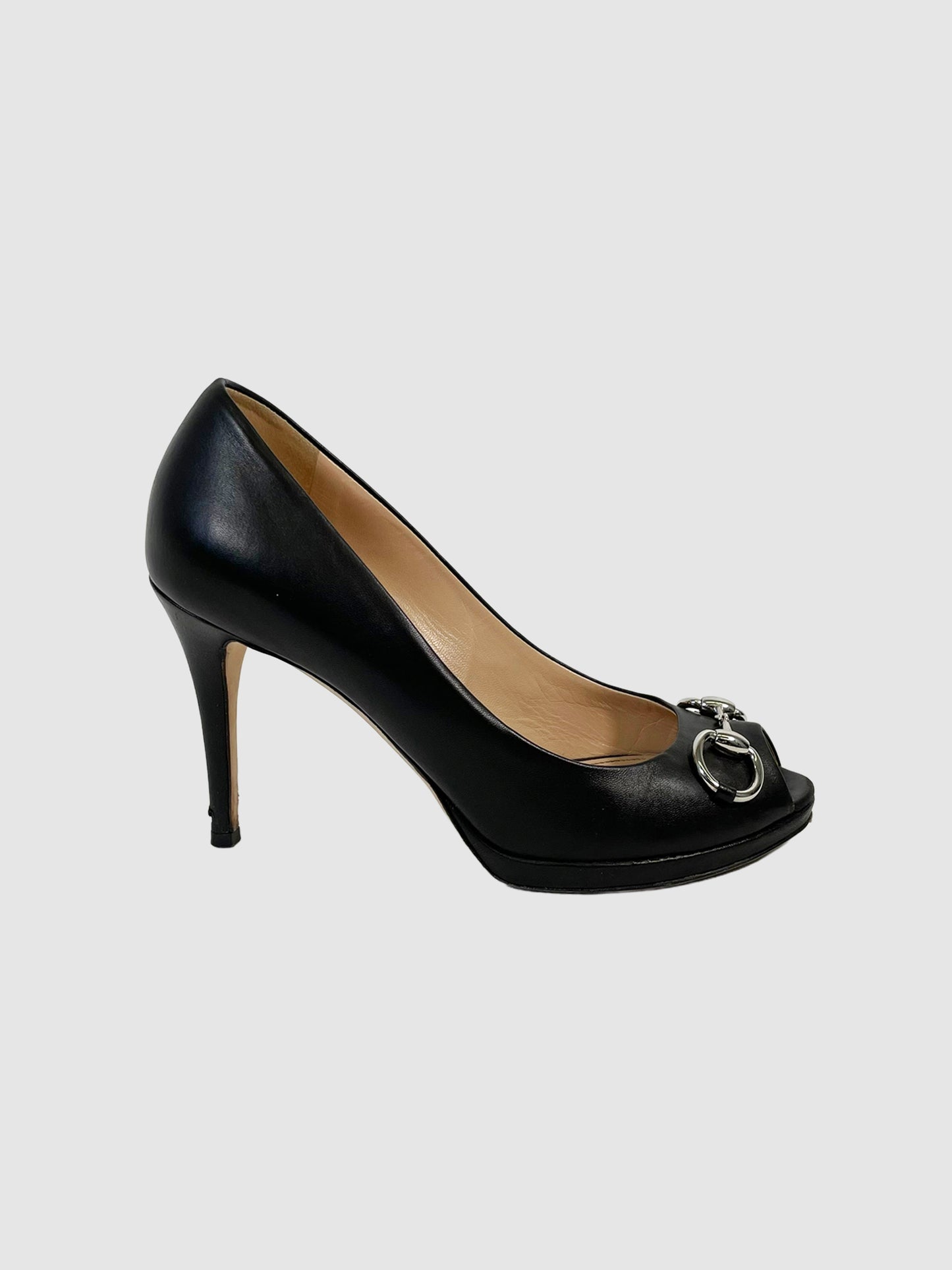 Gucci Horsebit Accent Leather Pumps - Size 39.5