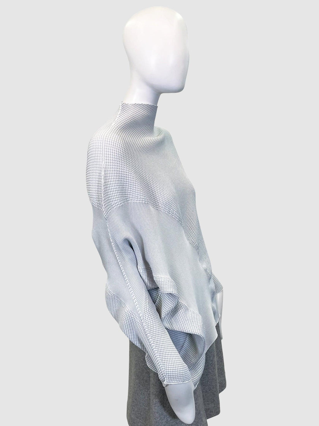 Issey Miyake - Size M - Second Nature Boutique