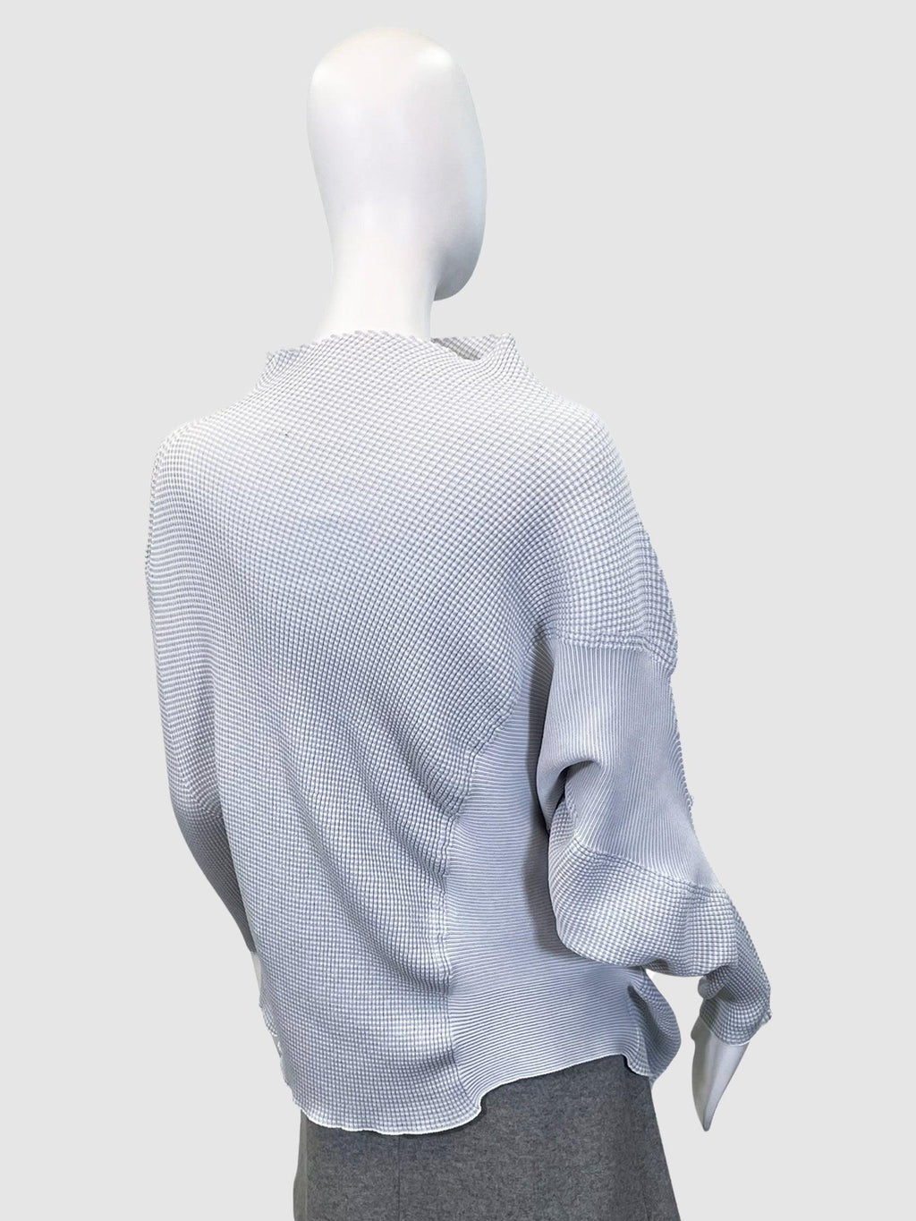 Issey Miyake - Size M - Second Nature Boutique