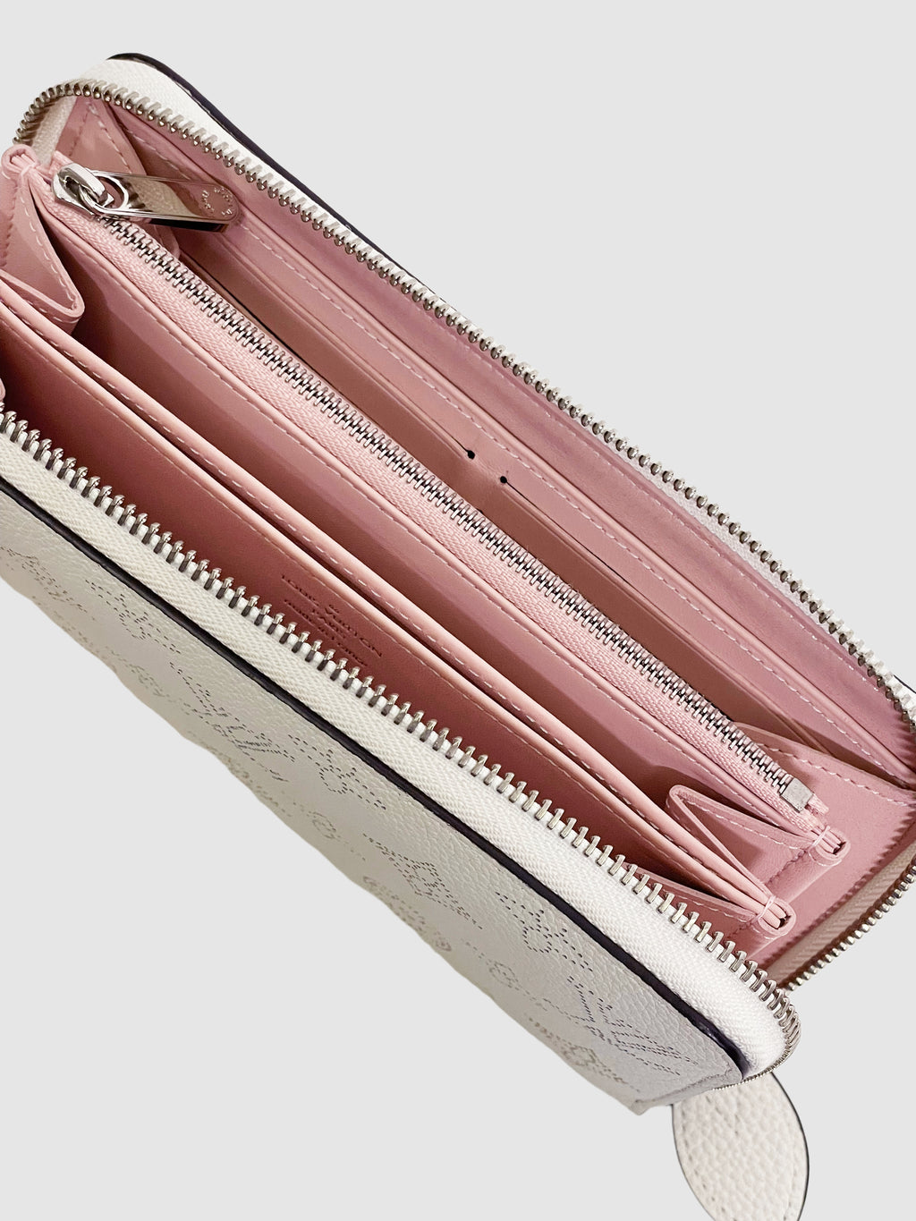 Louis Vuitton Mahina Monogram Pattern Zippy Wallet