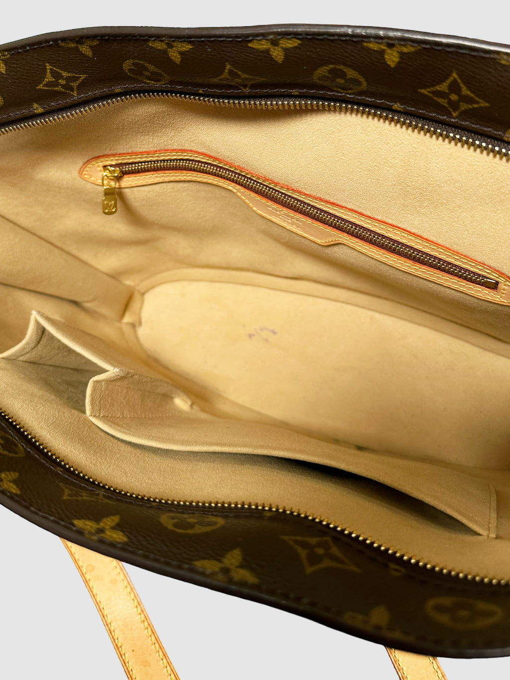 Louis Vuitton Monogram Babylone