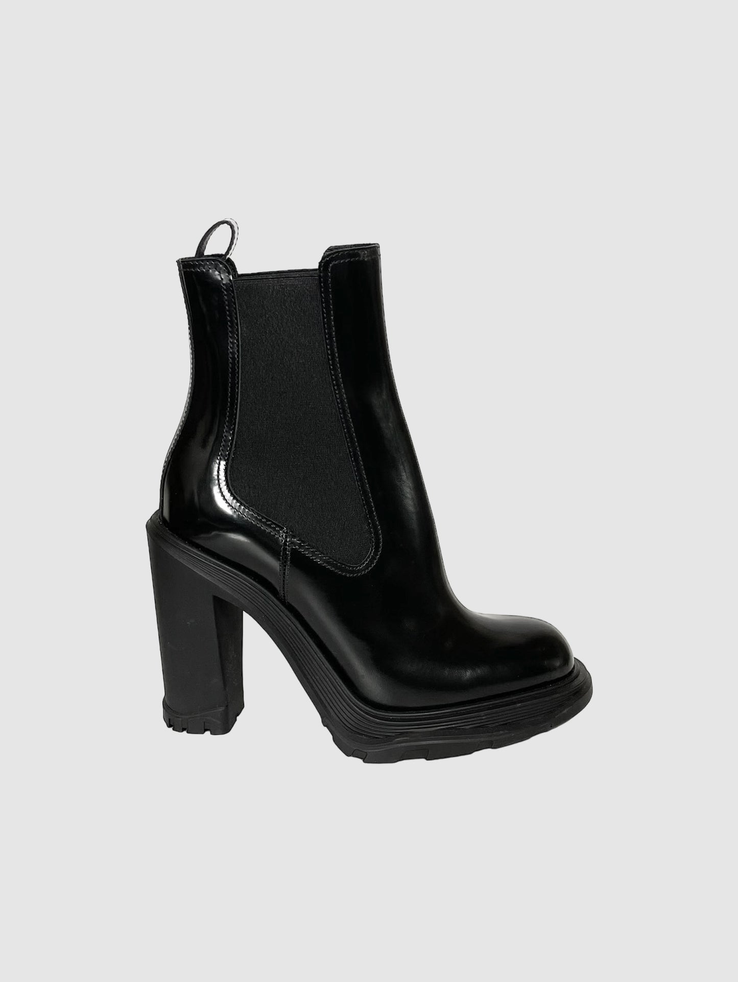 Alexander McQueen Tread Heeled Chelsea Boots - Size 37.5