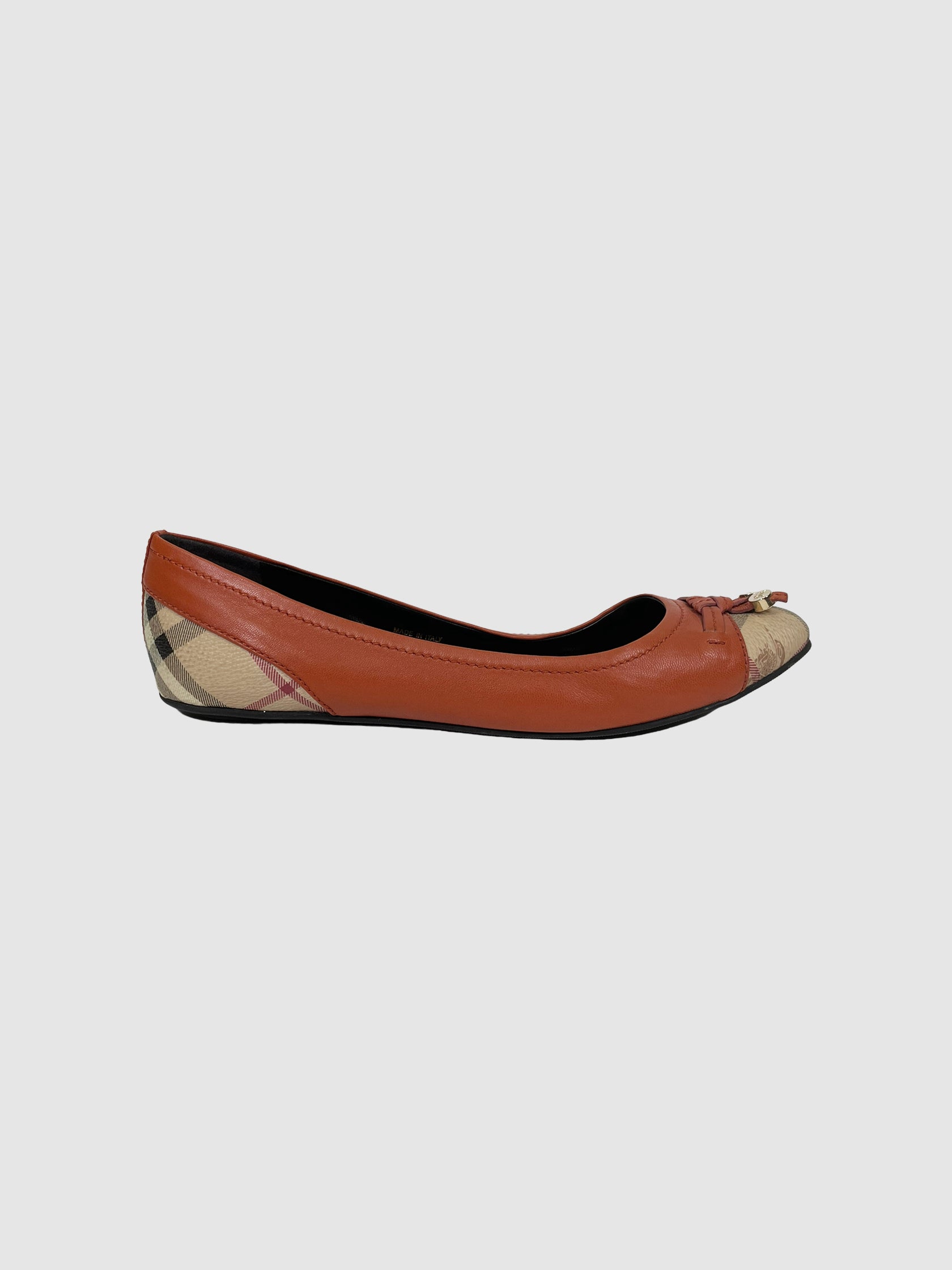 Burberry Leather Flats - Size 39